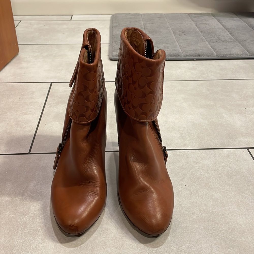 Coach woman’s high heeled booties - Picture 2 of 16